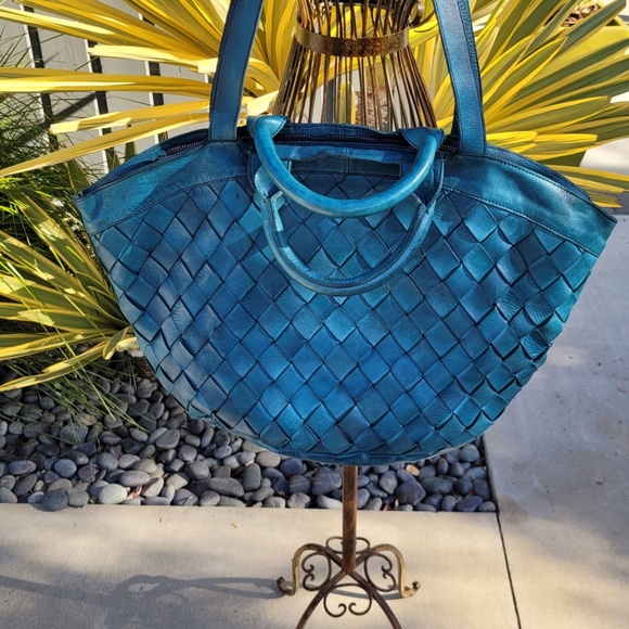 latico Handbags - NEW PRICE LATICO BASKETWEAVE BAG 100% LEATHER - BLUE
